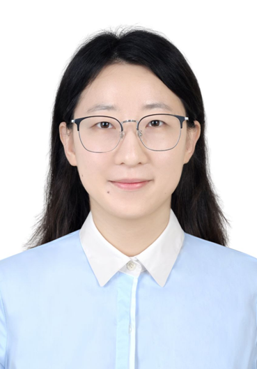 李爽 证件照.png